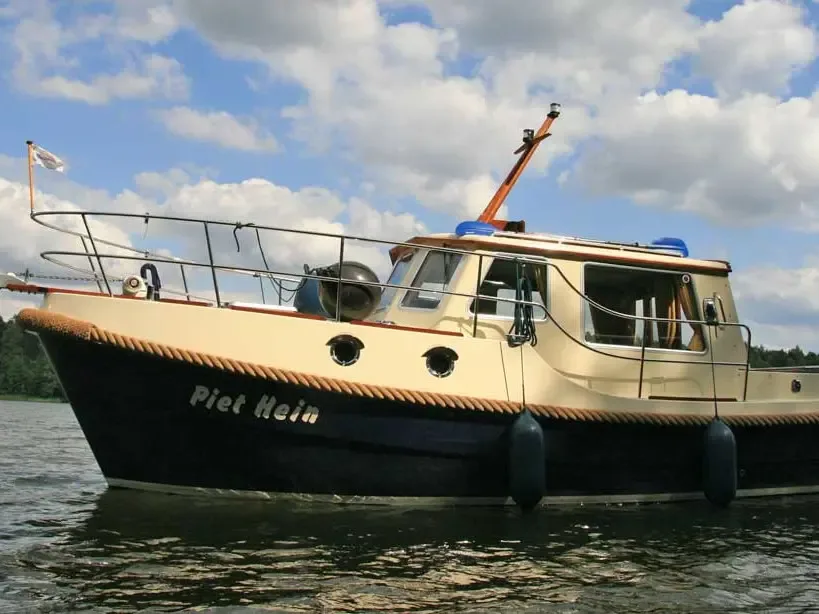 Grommer 800 in Rechlin / Marina Müritz - image 1