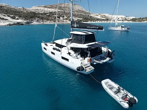 Lagoon 46 in Paros port - image 1