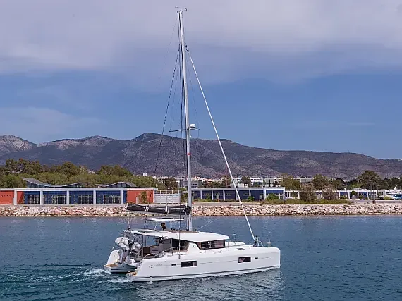 Lagoon 42 in Lefkada / D-Marin Marina Lefkas - image 1