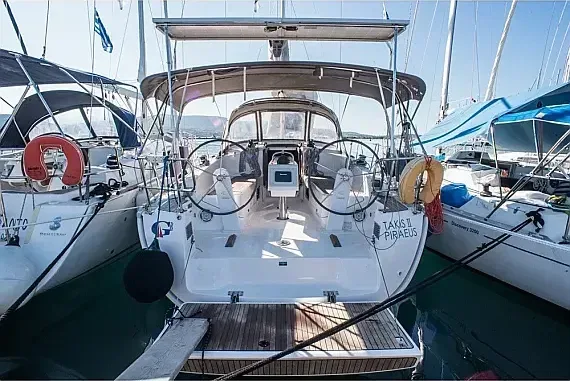 Bavaria Cruiser 37 in Nea Peramos - Attica / Nea Peramos - image 1