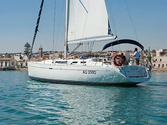 Dufour 455 in Sicily / Ragusa / Marina di Ragusa - image 1