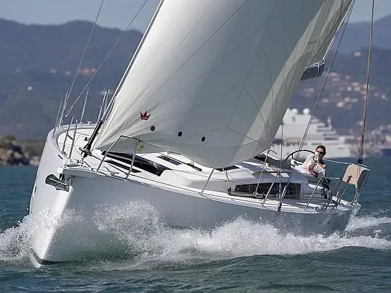 Dufour 430 in Baiona / Monte Real Club de Yates de Baiona - image 1