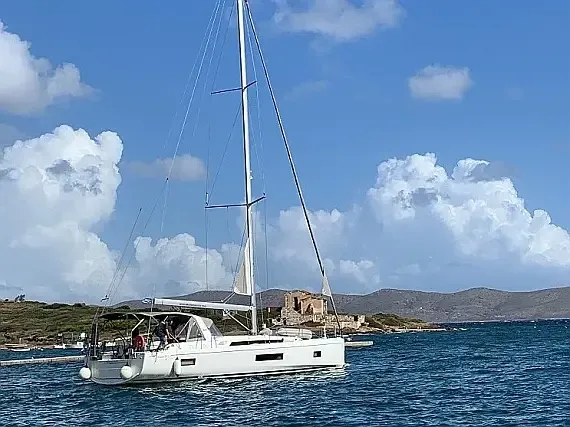 Oceanis 51.1 in Preveza Marina - image 1