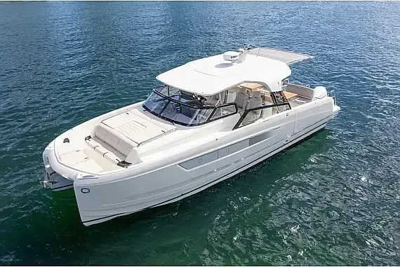 Yot 36 in Sicily / Capo d'Orlando Marina - image 1