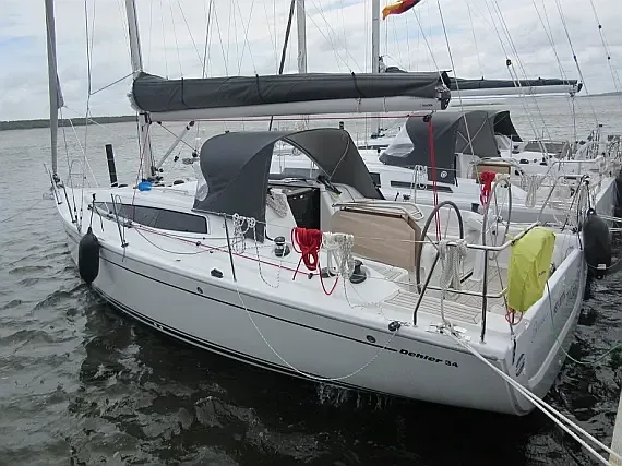Dehler 34 in Stockholm - Saltsjöbaden / Saltsjö Pir Marina - image 1