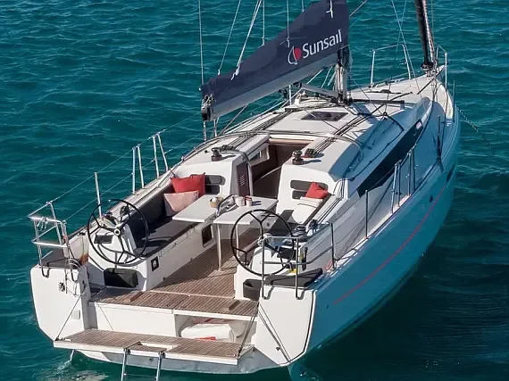 Sun Odyssey 380 in Procida / Marina di Procida - image 1