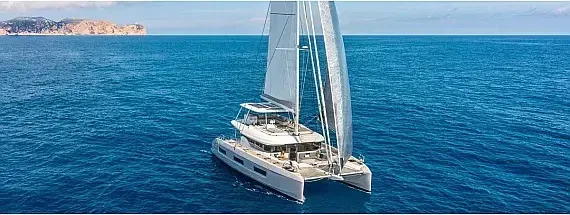 Lagoon 60 in Sardinia / Portisco / Cala dei Sardi - image 1