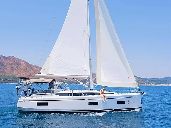 Bavaria C42 in Marmaris / Albatros Marina - image 1
