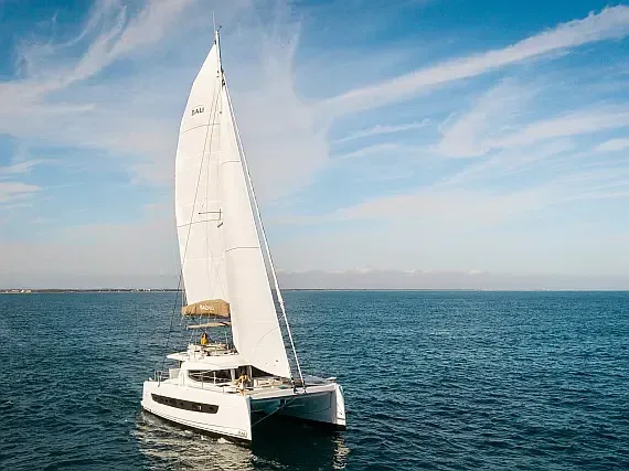Bali 4.6 in Saint-Mandrier-sur-Mer / Port Pin Rolland - image 1