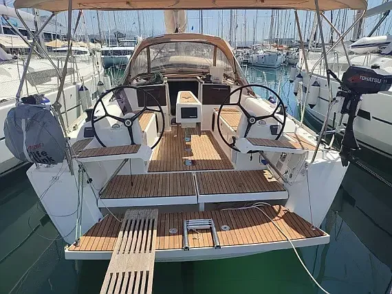 Dufour 350 in Izola / Marina Izola - image 1
