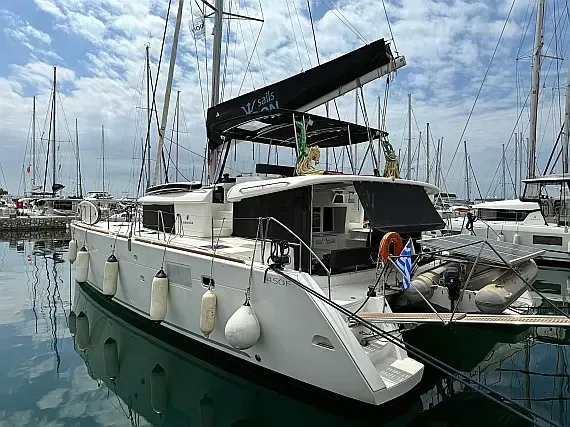 Lagoon 450 Fly in Athens / Alimos Marina - image 1