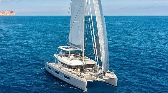 Lagoon 60 in Sardinia / Olbia / Marina di Olbia - image 1