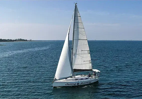 Bavaria 35 Match in Volos - Platania / Platania Marina - image 1