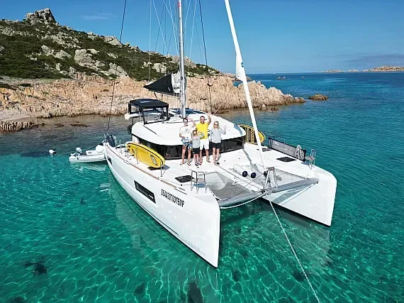Lagoon 40 in Sardinia / Portisco / Cala dei Sardi - image 1