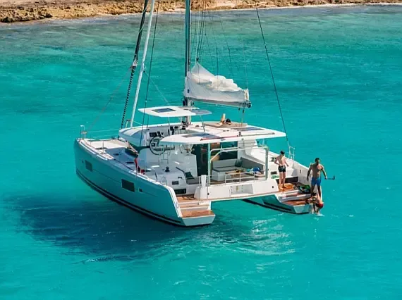 Lagoon 42 in Martinique / Le Marin - image 1