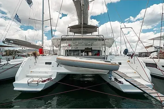 Lagoon 46 in Nea Peramos - Attica / Nea Peramos - image 1