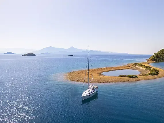 Bavaria 46 Cruiser in Fethiye / Ece Marina - image 1