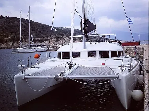 Lagoon 380 in Lefkada / Port of Lefkas - image 1