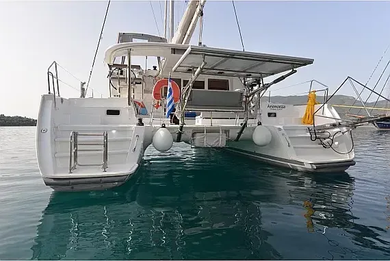 Lagoon 400 S2 in Athens / Alimos Marina - image 1