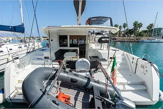Lagoon 40 in Sicily / Furnari / Marina Portorosa - image 1