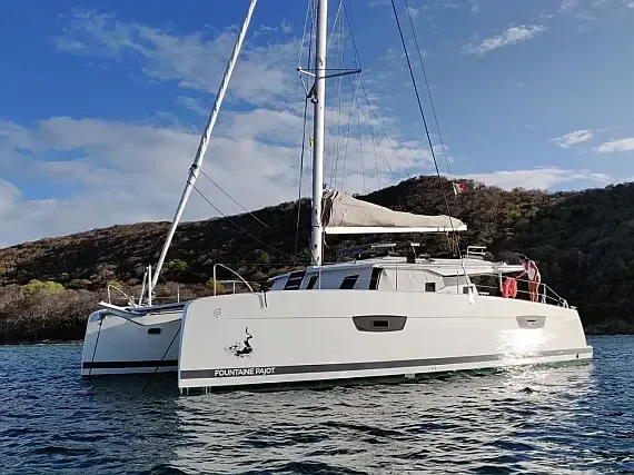 Saona 47 in Athens / Alimos Marina - image 1