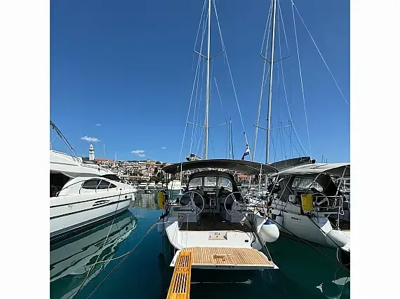 Elan Impression 40 in Novi Vinodolski / Marina Novi - image 1