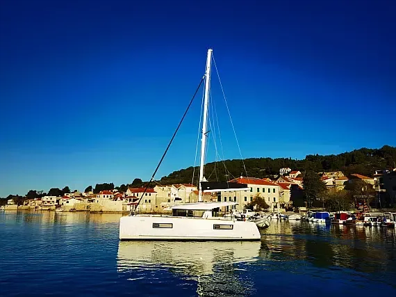 Lagoon 40 in Sukošan / D-Marin Dalmacija Marina - image 1