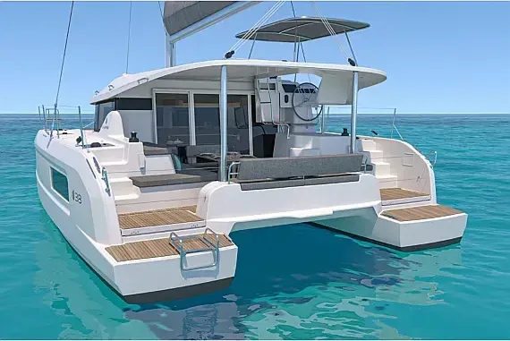 Lagoon 38 in Sicily / Capo d'Orlando Marina - image 1