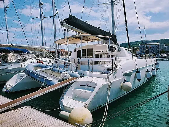 Lavezzi 40 in Izola / Marina Izola - image 1