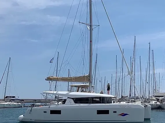 Lagoon 42 in Lavrion Main Port - image 1