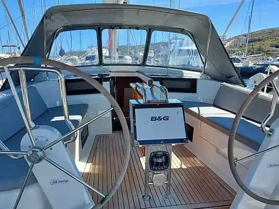 Hanse 418 in Lavrion / Olympic Marina - image 1