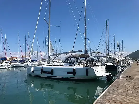 Dufour 470 in Lefkada / Ligia / Lygia Marina - image 1
