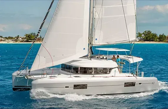 Lagoon 42 in Eden Island / Mahe, Victoria / Eden Island Marina - image 1