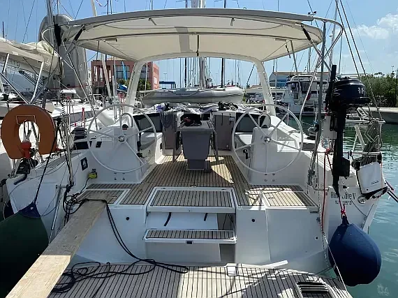 Oceanis 41.1 in Lefkada / D-Marin Marina Lefkas - image 1