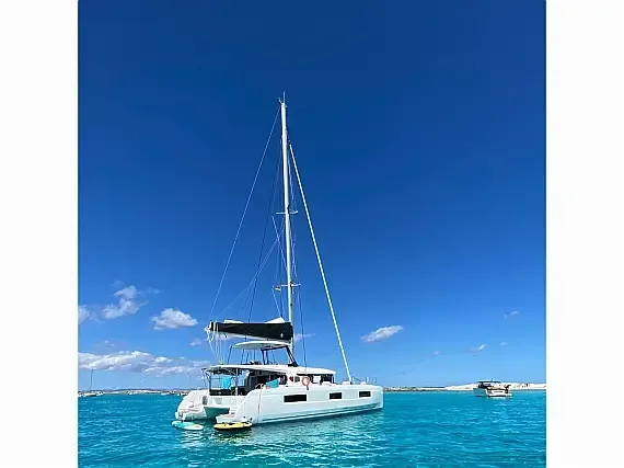 Lagoon 46 in Mallorca / Palma de Mallorca / Marina Naviera Balear - image 1