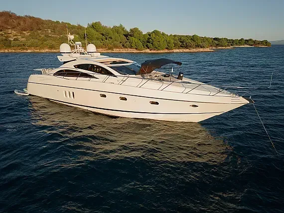 Sunseeker Predator 72 in Podstrana / Marina Lav - image 1
