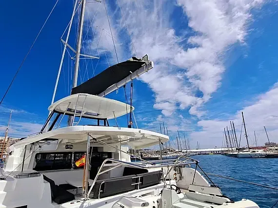 Lagoon 46 in Guadeloupe / Pointe-à-Pitre / Marina Bas-du-Fort - image 1