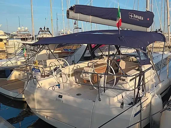 Bavaria C42 in Vibo Marina - image 1