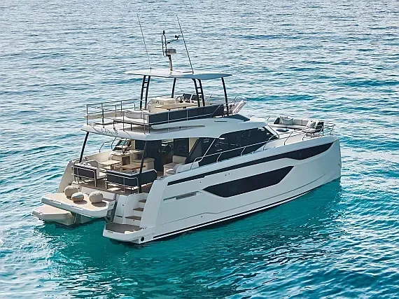 Prestige M48 in Sicily / Giardini Naxos / Porto di Giardini - image 1