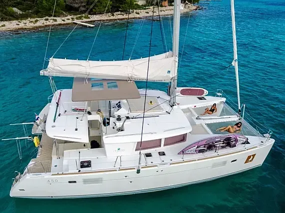 Lagoon 450 Fly in Trogir / SCT Marina Trogir - image 1