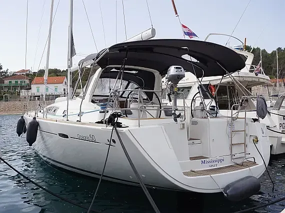 Oceanis 50 Family in Šolta / Rogač - image 1