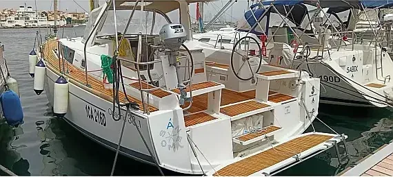 Oceanis 38 in San Pietro / Carloforte - image 1