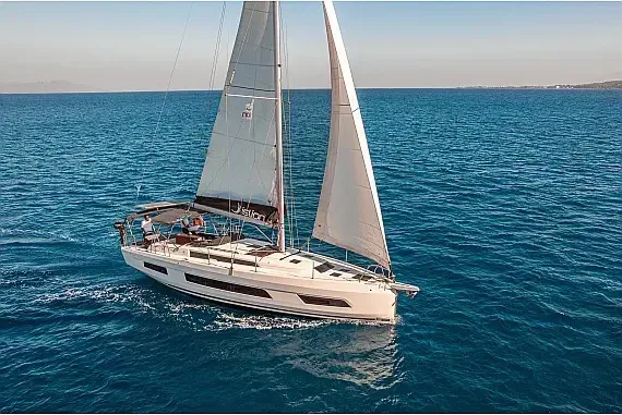 Dufour 41 in Athens / Alimos Marina - image 1