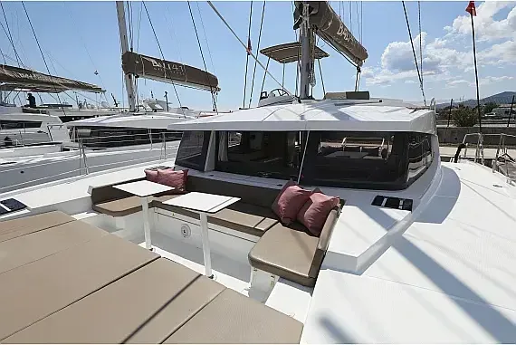 Bali 4.1 in St. Vincent / Admiralty Bay / Bequia Marina - image 1