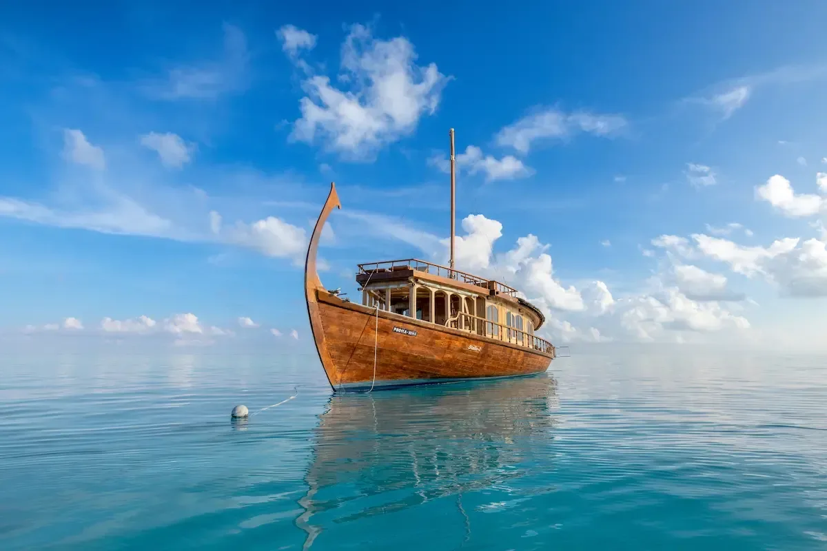 Wooden motor yacht in Maldives / Malé - image 1
