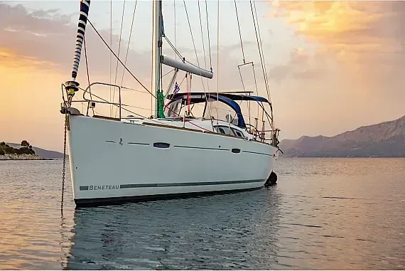 Oceanis 43 in Lefkada / Nikiana Marina - image 1