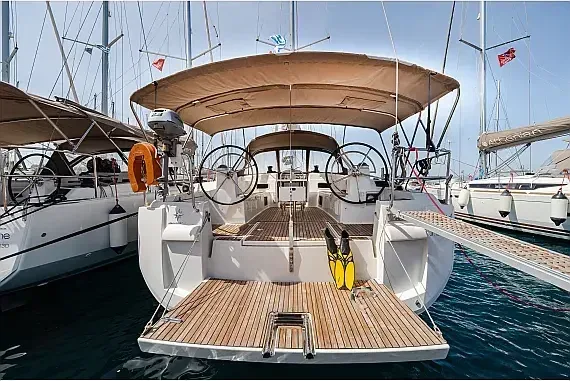 Sun Odyssey 479 in Lefkada / Nydri / Hotel Armonia - image 1