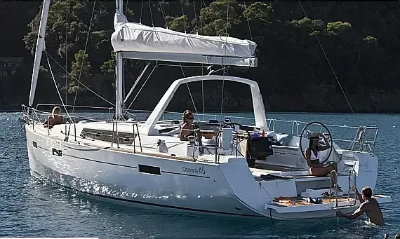 Oceanis 45 in Bocca di Magra - image 1