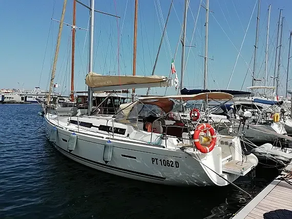 Dufour 405 in San Pietro / Carloforte - image 1
