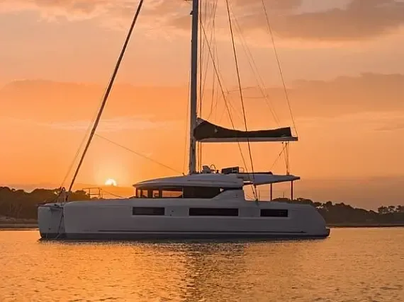 Lagoon 50 in Sardinia / Olbia / Marina Golfo Cugnana - image 1